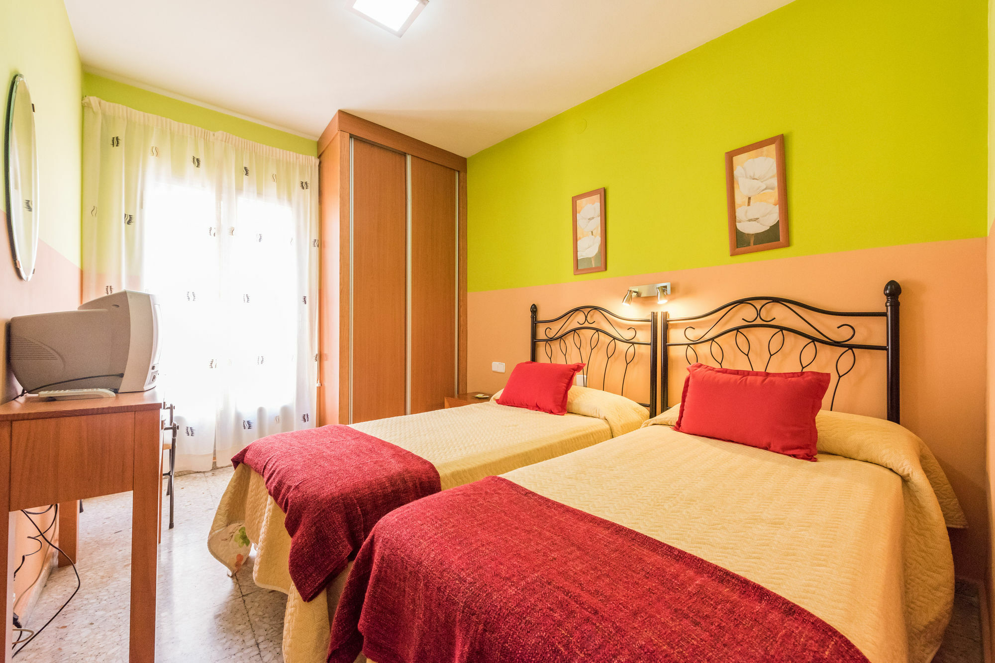 Hostal Arkanta Арганда-дель-Рей Экстерьер фото
